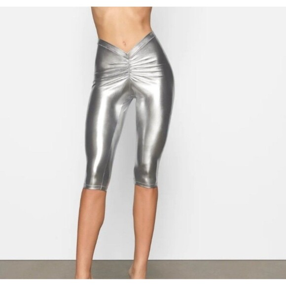 Skims Metallic Swim V Waist Pant in Carbon NWT - Picture 1 of 4